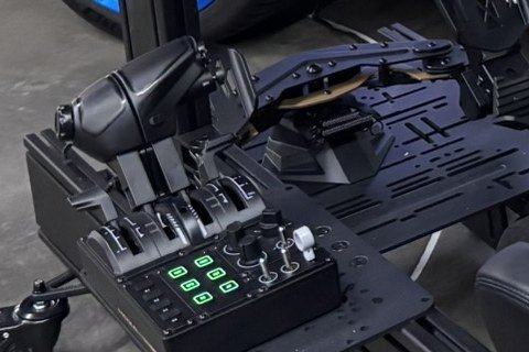 Throttle quadrant with rudder pedals behind it
